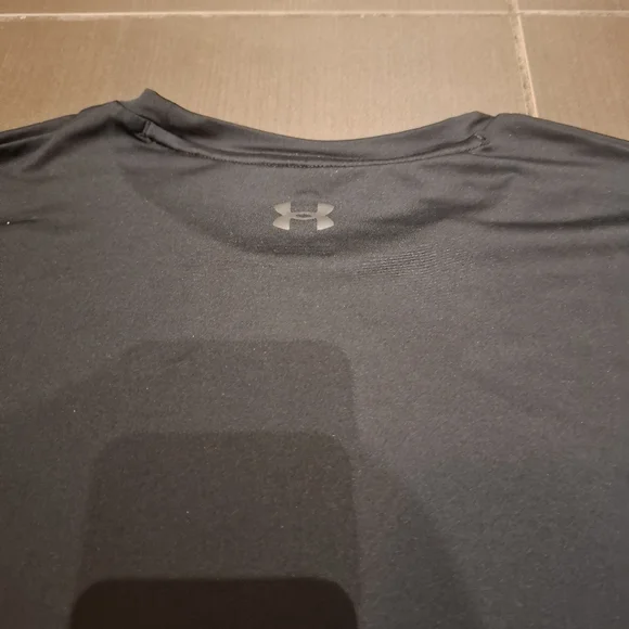 Under Armour Tech Shirt - Picture 5 of 5